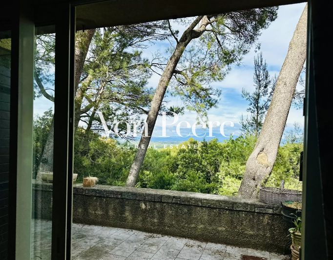 Image No.5-6 Bed House for sale