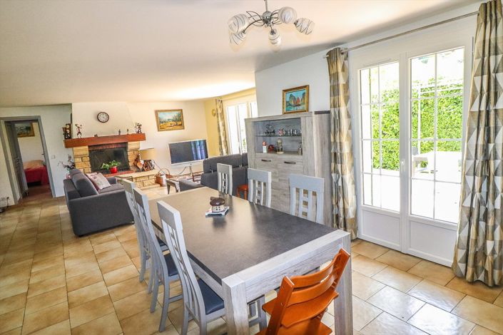 Image No.17-3 Bed House for sale
