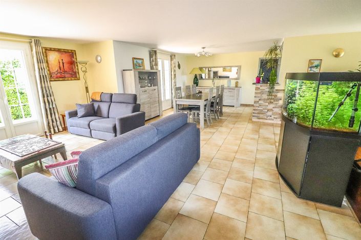 Image No.9-3 Bed House for sale