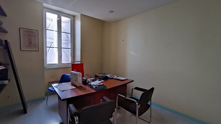Image No.8-3 Bed House for sale