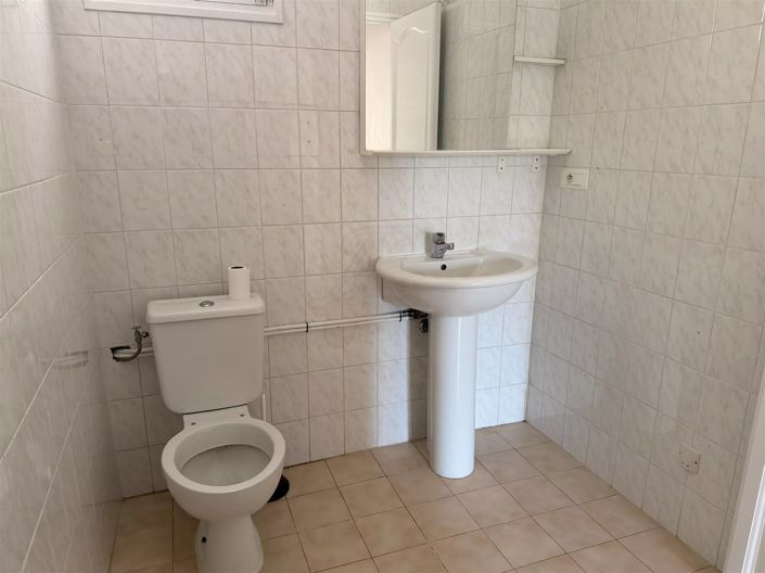 Image No.28-2 Bed House for sale