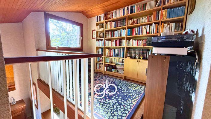 Image No.12-5 Bed House for sale