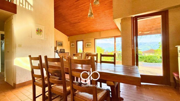 Image No.8-5 Bed House for sale