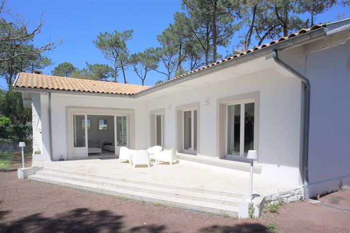 Image No.3-4 Bed House for sale