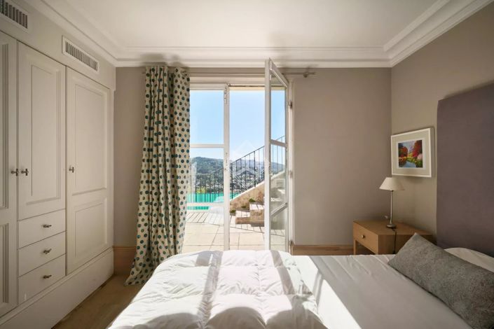 Image No.20-5 Bed House for sale