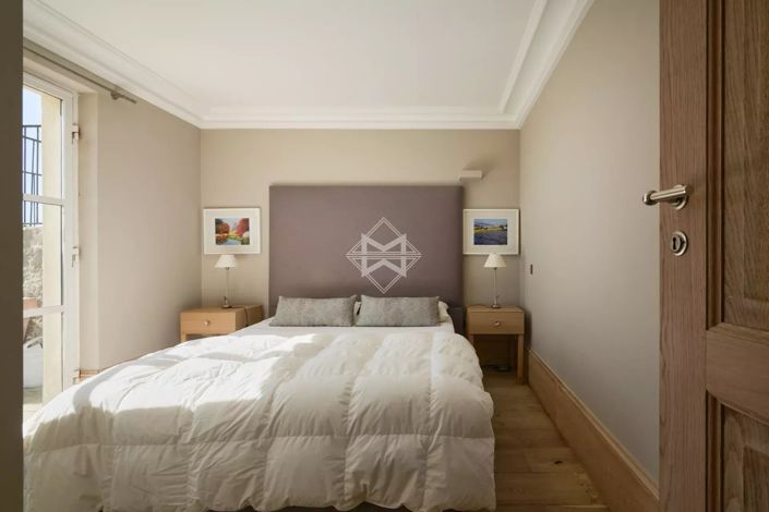 Image No.21-5 Bed House for sale