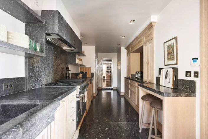Image No.5-5 Bed House for sale