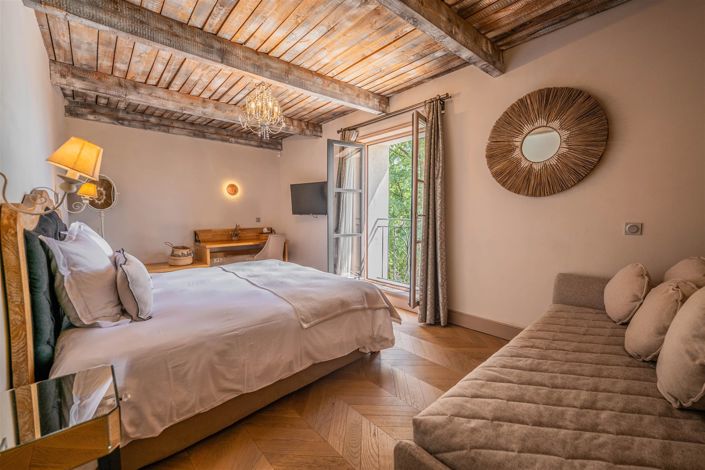 Image No.24-4 Bed House for sale