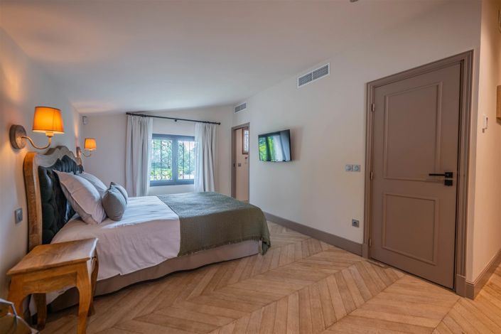 Image No.25-4 Bed House for sale