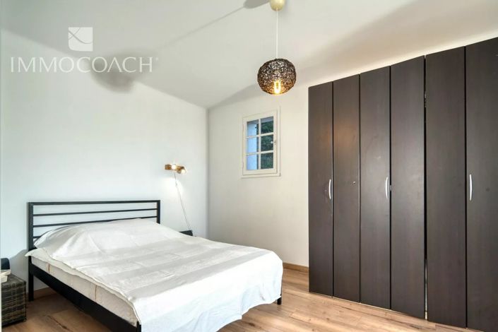 Image No.11-4 Bed House for sale