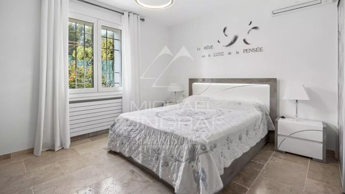 Image No.12-5 Bed House for sale