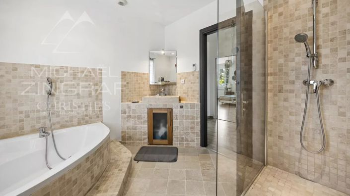 Image No.13-5 Bed House for sale