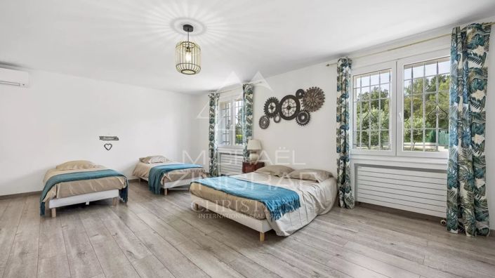 Image No.15-5 Bed House for sale