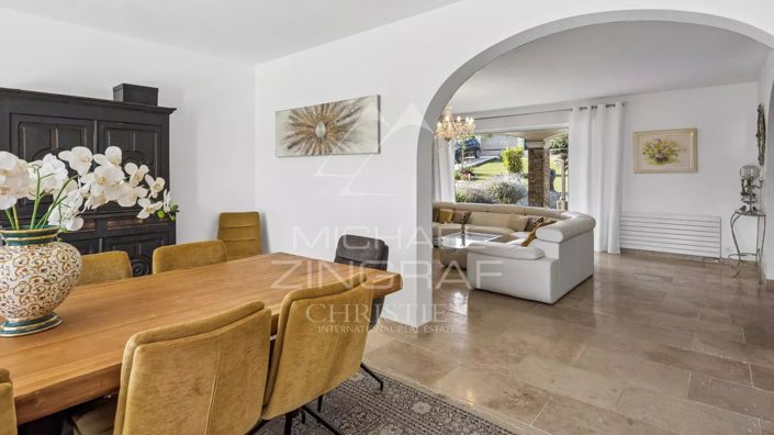 Image No.9-5 Bed House for sale