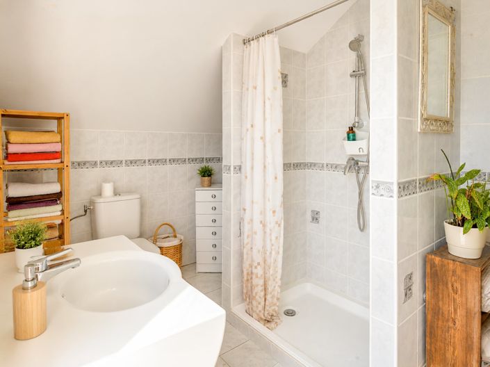 Image No.17-3 Bed House for sale