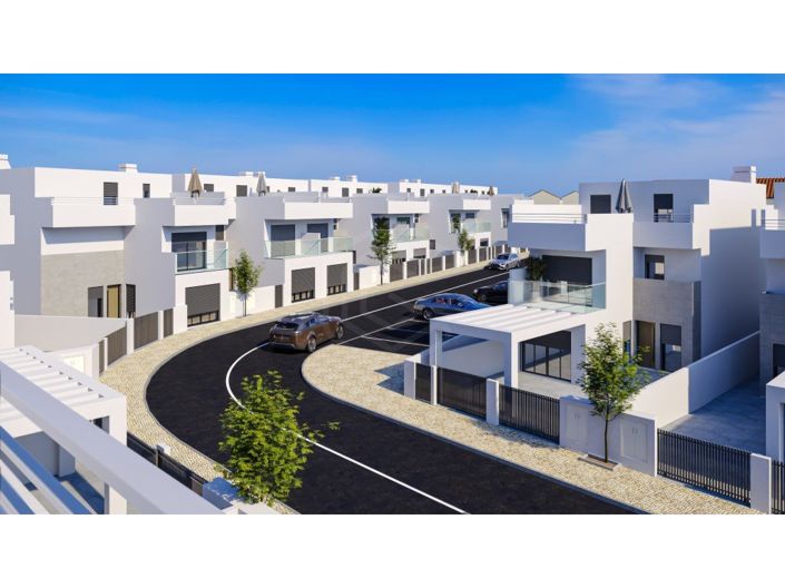 Image No.10-3 Bed House for sale