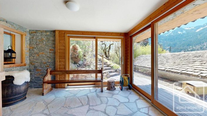 Image No.28-4 Bed Property for sale