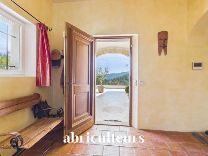 Image No.10-5 Bed House for sale