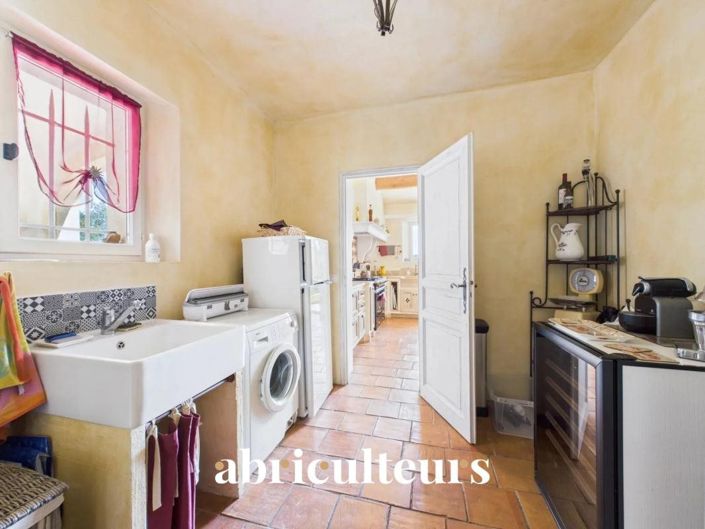 Image No.18-5 Bed House for sale