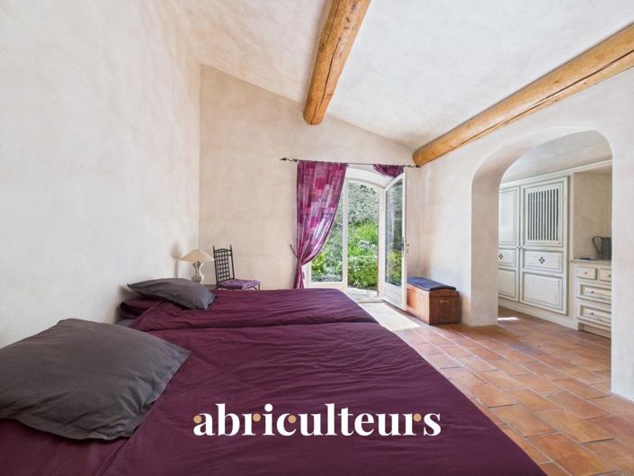 Image No.19-5 Bed House for sale