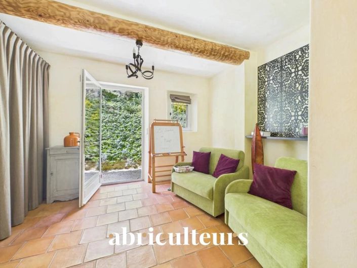 Image No.20-5 Bed House for sale