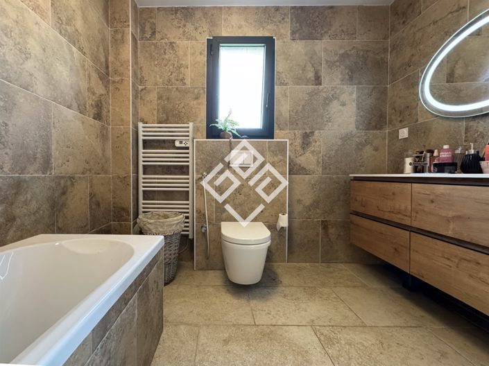 Image No.6-3 Bed House for sale