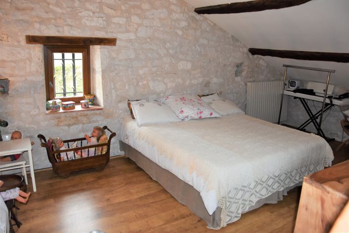 Image No.12-5 Bed House for sale