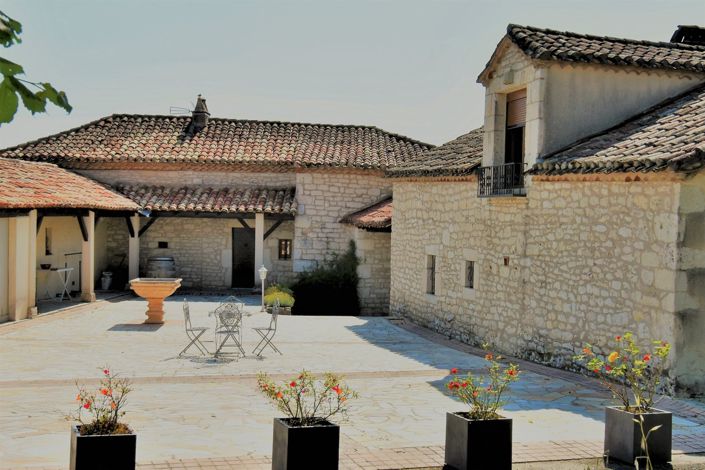Image No.7-5 Bed House for sale