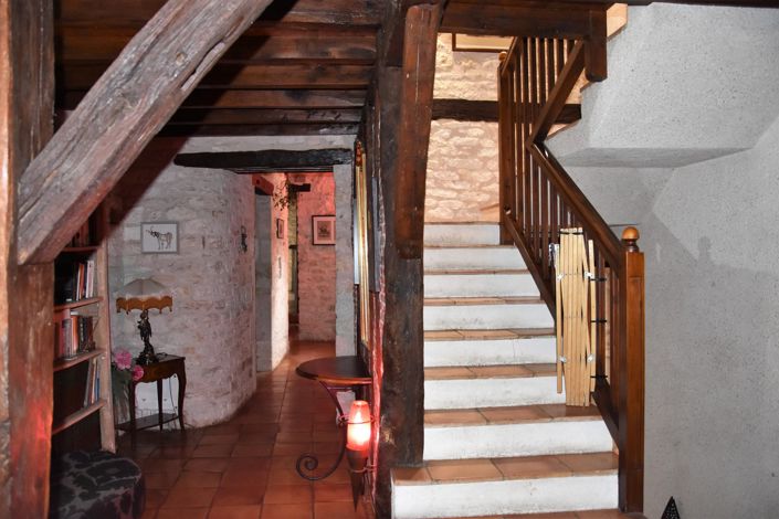 Image No.8-5 Bed House for sale
