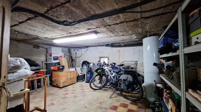 Image No.21-5 Bed House for sale
