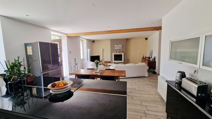 Image No.8-5 Bed House for sale