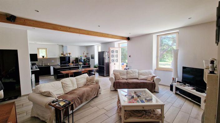 Image No.9-5 Bed House for sale