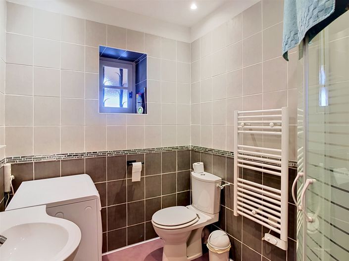 Image No.14-4 Bed House for sale
