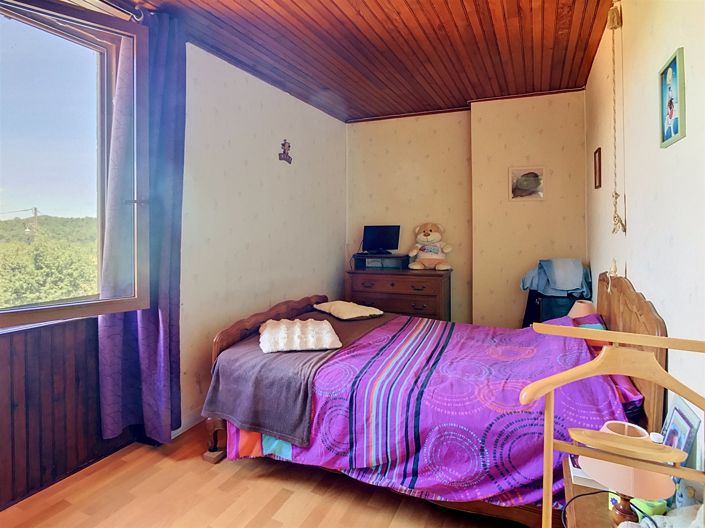 Image No.8-4 Bed House for sale