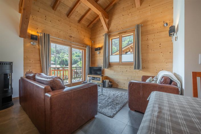 Image No.2-4 Bed House for sale