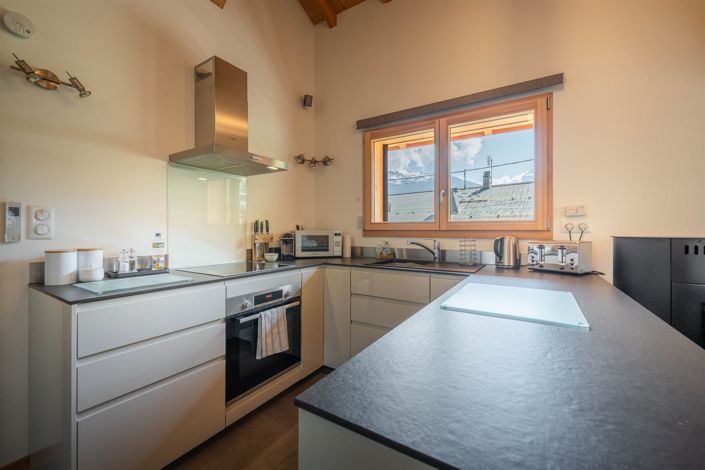 Image No.4-4 Bed House for sale