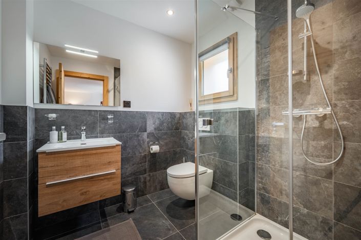 Image No.20-5 Bed House for sale