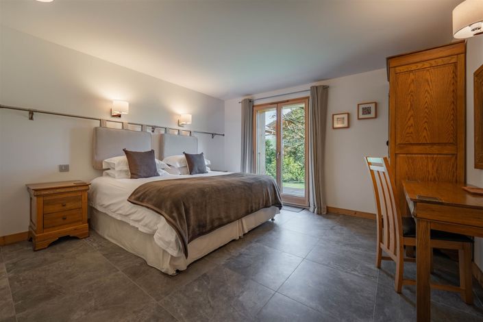 Image No.21-5 Bed House for sale