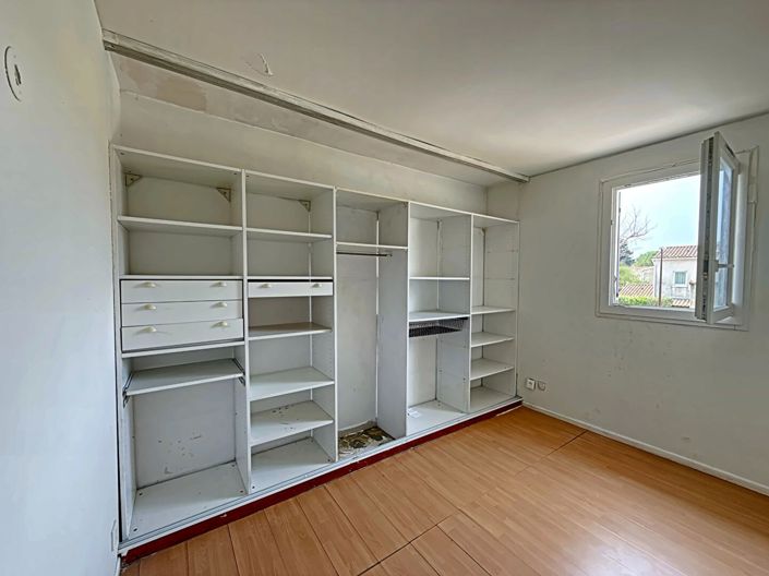 Image No.11-3 Bed House for sale