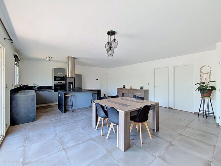 Image No.2-4 Bed House for sale