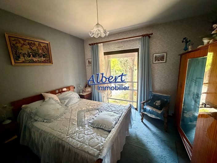 Image No.10-3 Bed House for sale