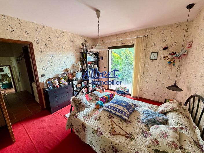 Image No.9-3 Bed House for sale