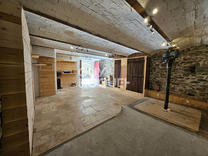 Image No.11-3 Bed House for sale