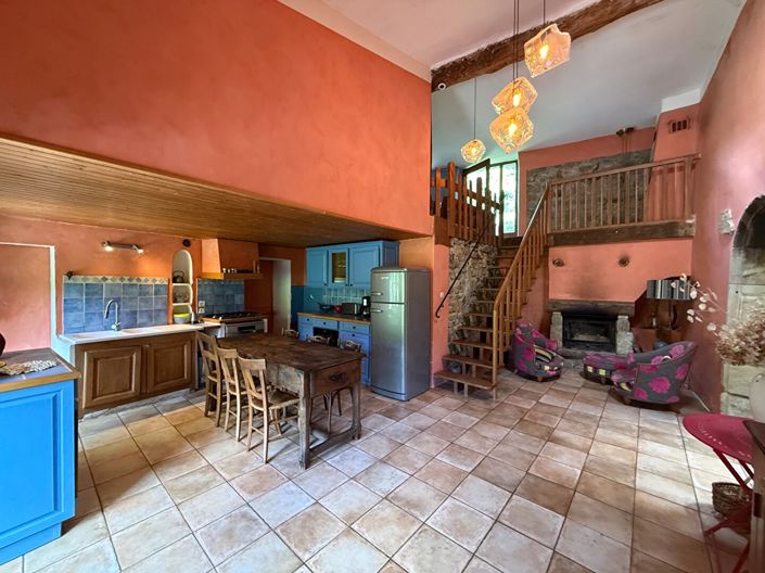 Image No.10-3 Bed House for sale