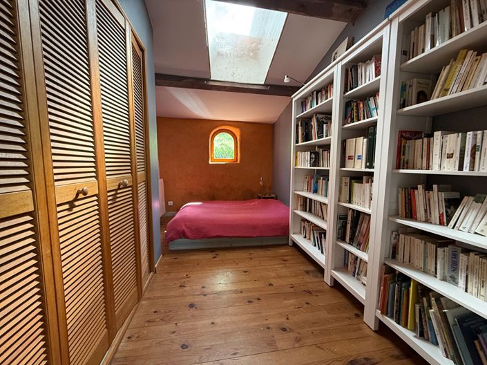 Image No.6-3 Bed House for sale