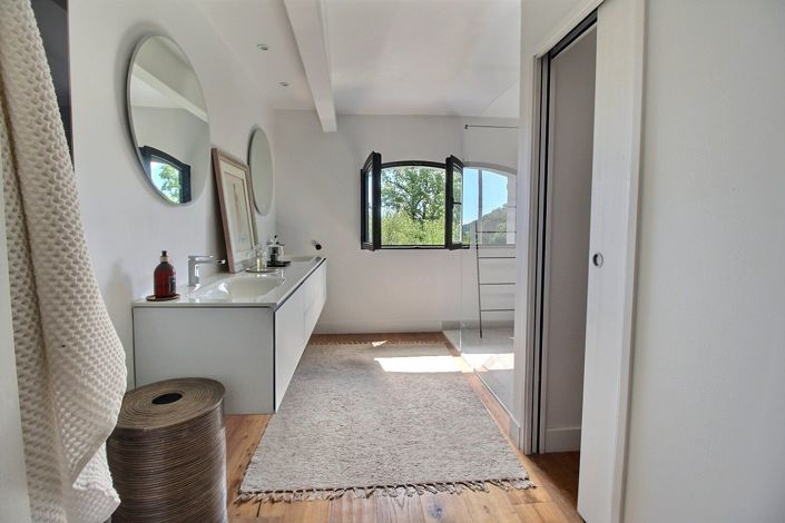 Image No.6-4 Bed House for sale