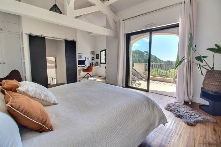 Image No.7-4 Bed House for sale