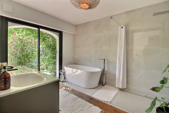 Image No.8-4 Bed House for sale