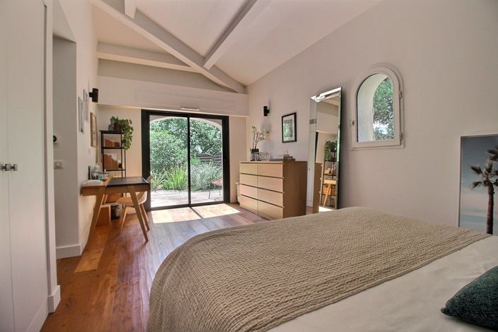 Image No.9-4 Bed House for sale