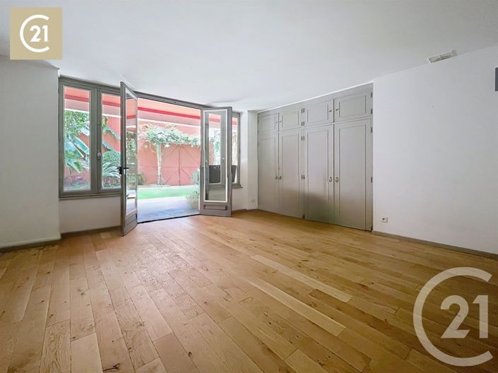 Image No.18-4 Bed Apartment for sale